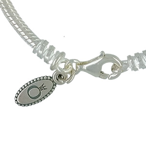 (RETIRED) Necklace with Traditional Clasp and Logo-Tag - Click Image to Close
